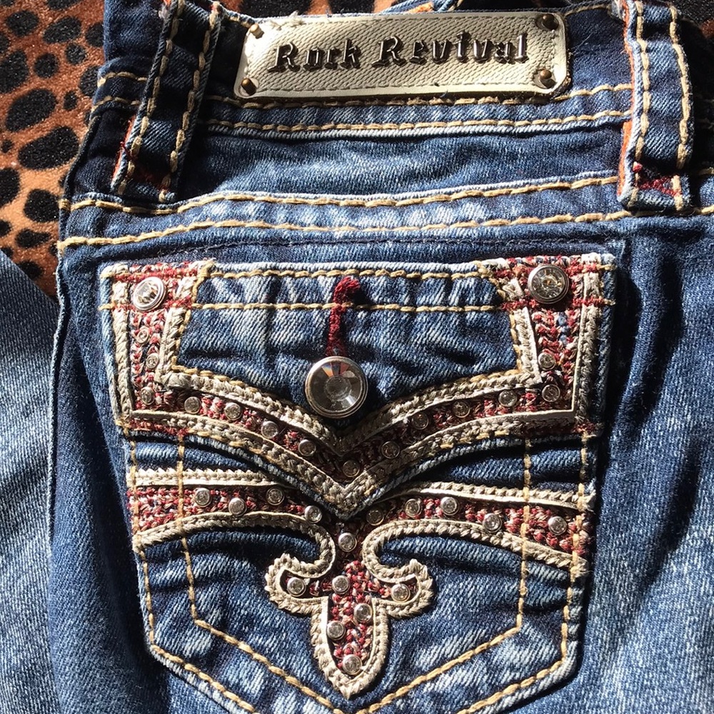 Rock revival straight leg jeans